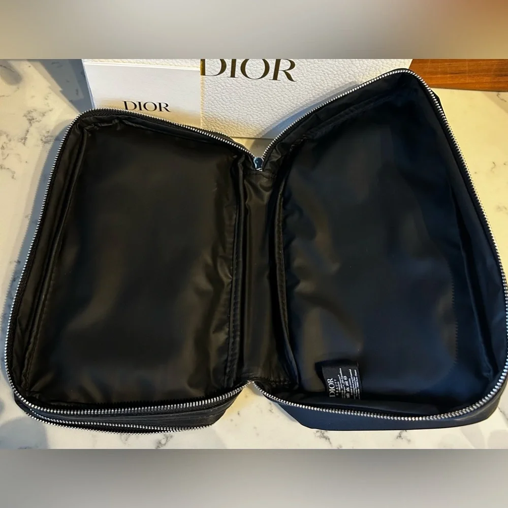Dior NWT Backstage Beauty Cosmetic Travel Kit. 4 Make-Up Brushes. W/ Dior Box. - Picture 4 of 7